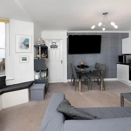 Beach Front Flat Shaldon With Parking Exterior photo