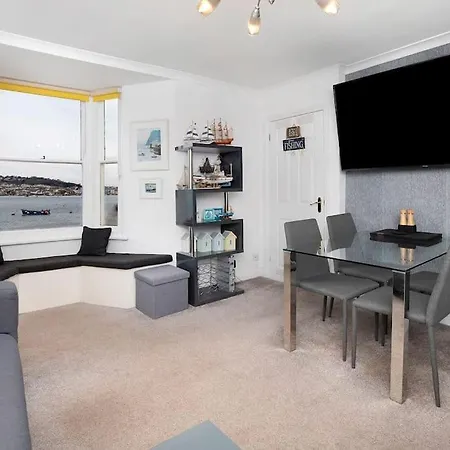Beach Front Flat Shaldon With Parking Exterior photo