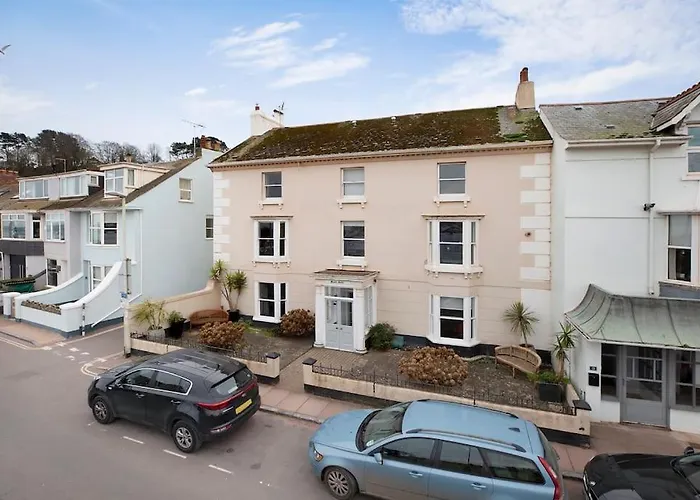 Beach Front Flat Shaldon With Parking