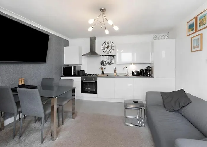 Beach Front Flat Shaldon With Parking