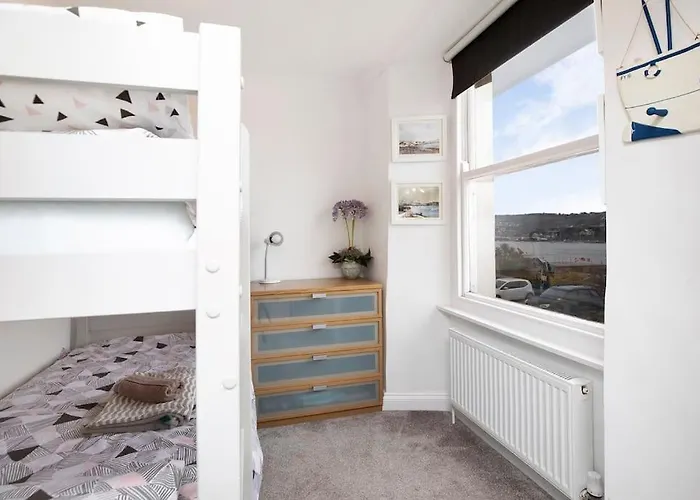 Beach Front Flat Shaldon With Parking
