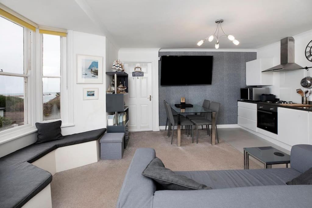 Apartment Front Flat With Parking Shaldon