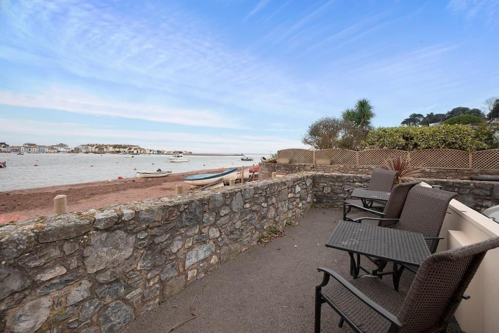 Front Flat With Parking * Shaldon